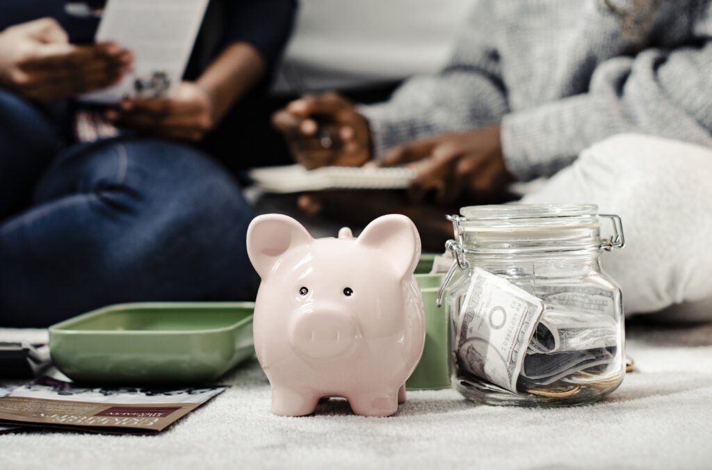 Living Expenses can quickly add up especialy when you are looking to live by yourself.