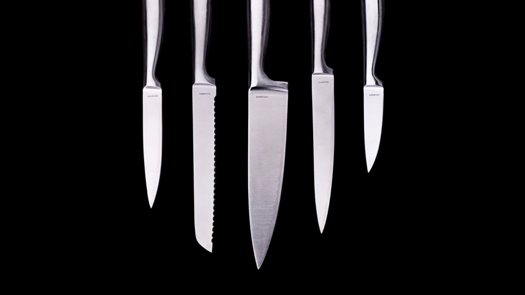 a picture of the knives and how to pack them