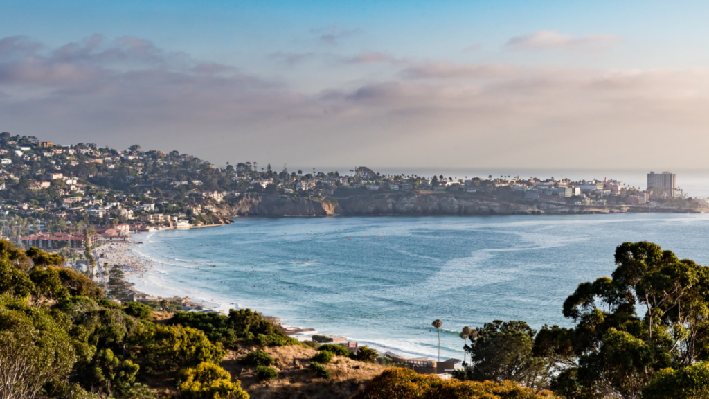 A picture of beachside communities in La Jolla and Pacific Beach in San Diego