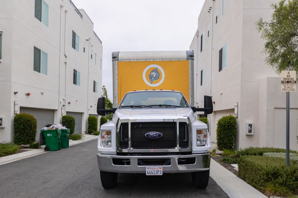 a picture of qshark moving truck, ready to move burbank moving company 