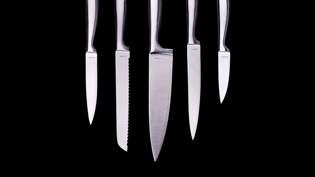 a picture of the knives and how to pack them
