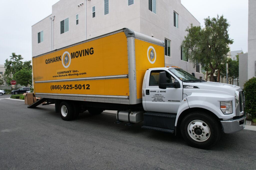 a picture of qshark moving truck