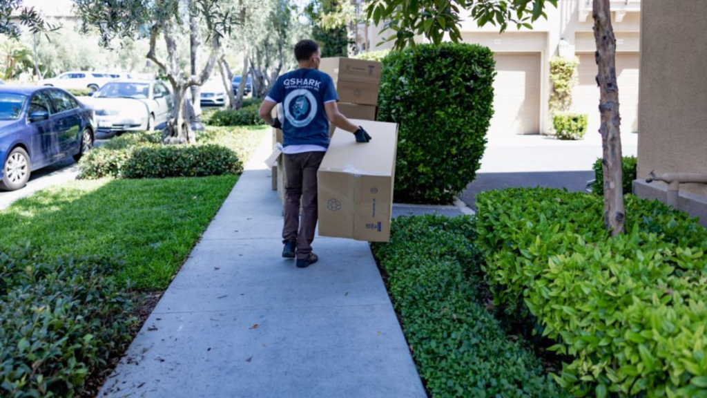 qshark movers moving wardrobes for packing services 