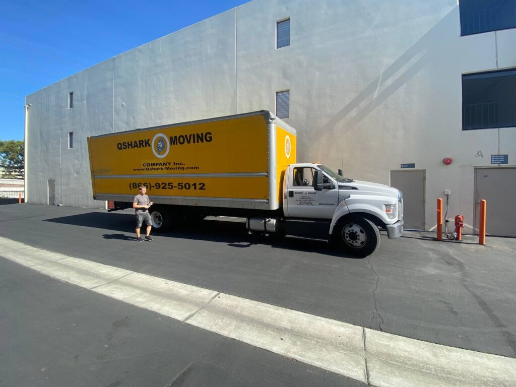 qshark moving truck getting ready to go to Washington